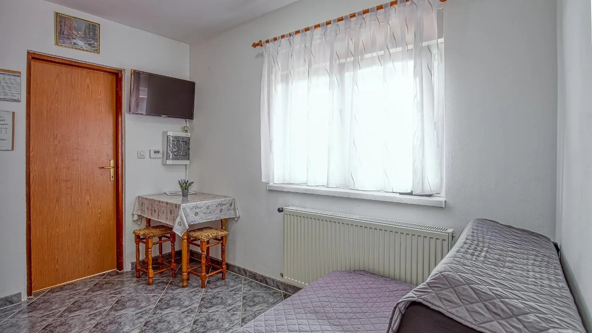 Apartments Danka With Shared Pool 풀라