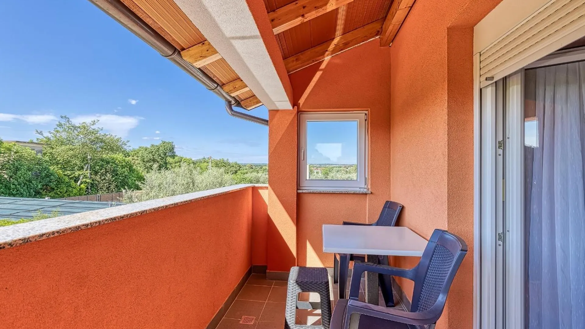 Apartments Danka With Shared Pool 풀라