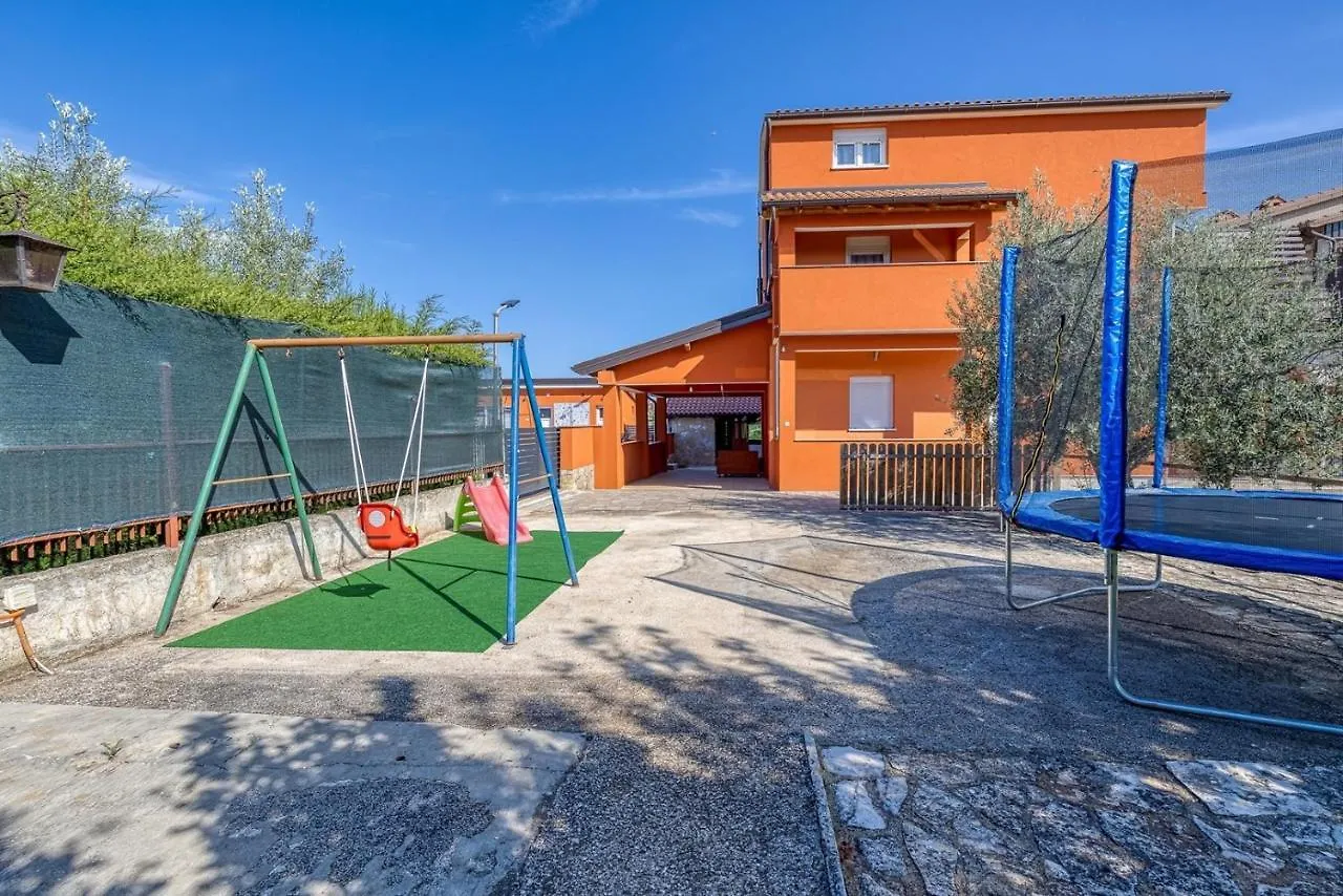 Vendégház Apartments Danka With Shared Pool Póla