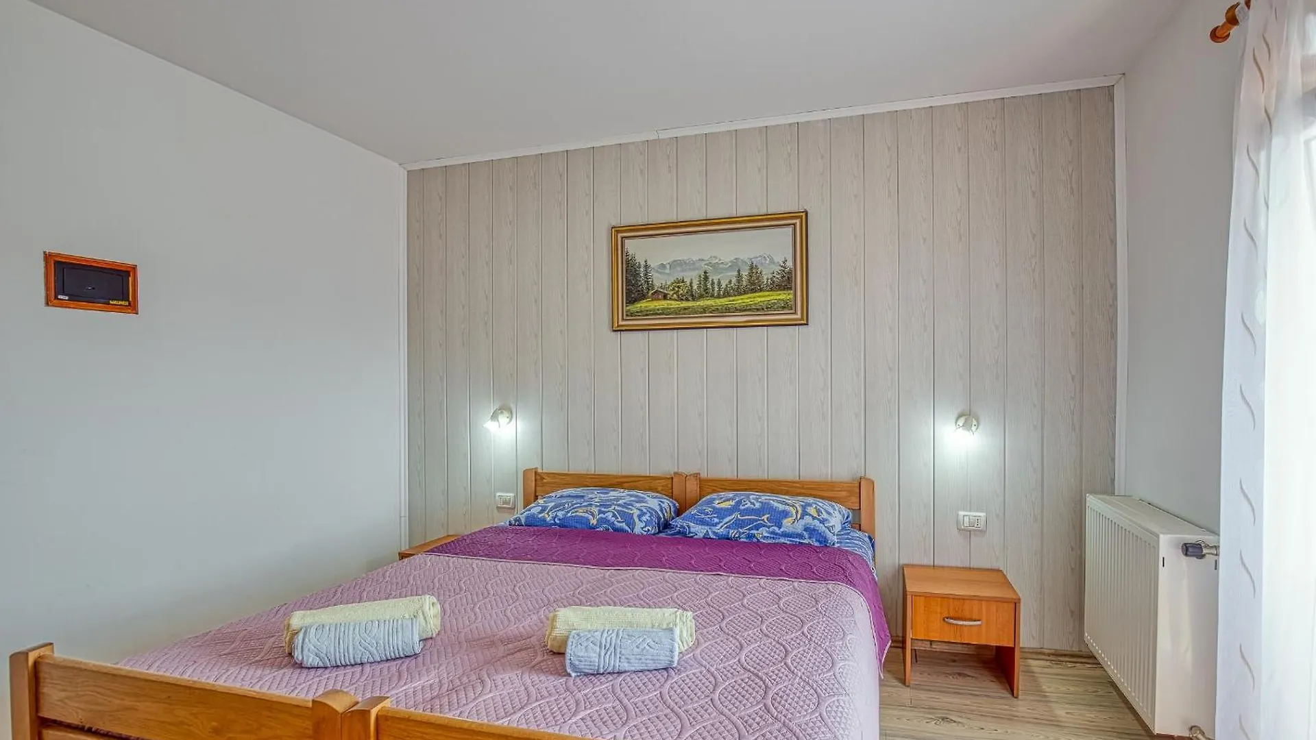 Apartments Danka With Shared Pool Póla Horvátország