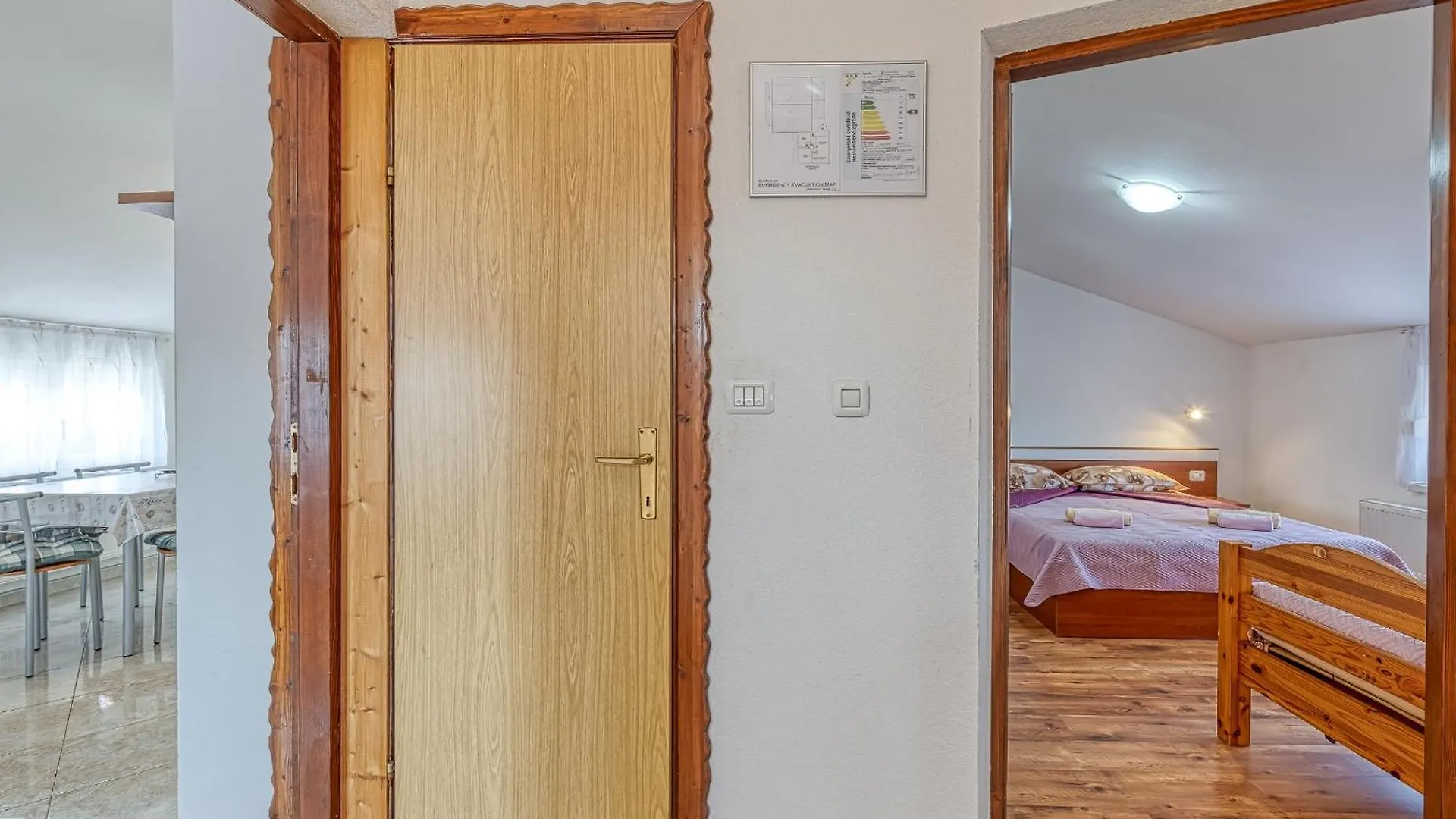 Apartments Danka With Shared Pool Póla Vendégház